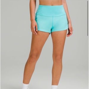Lululemon speed up 2.5 high rise lined short size 4 in color medium Forrest